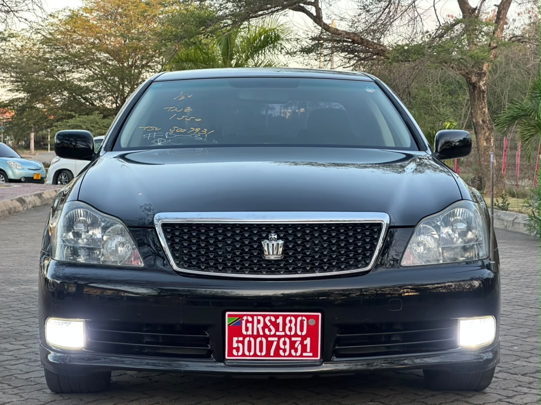 TOYOTA CROWN ATHLETE